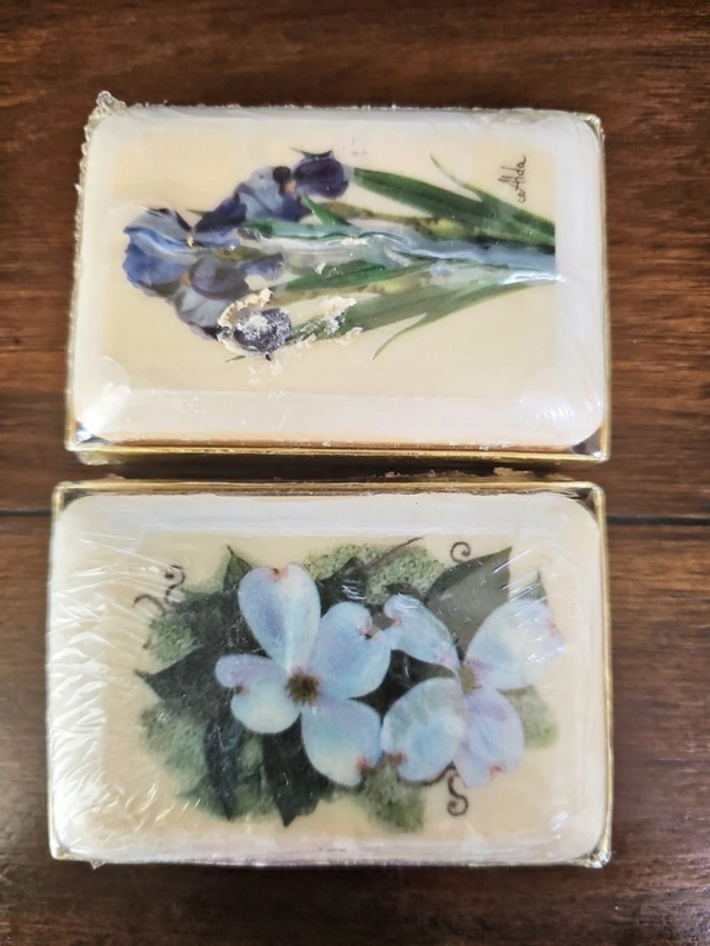 Alda's Forever Soap Floral Soap Set Cream Blue NWT